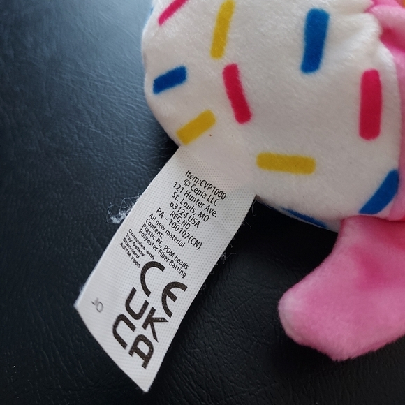 Cats VS Pickles Pawberry Twist Cat Small Beanbag Plush White/Pink - Picture 4 of 7